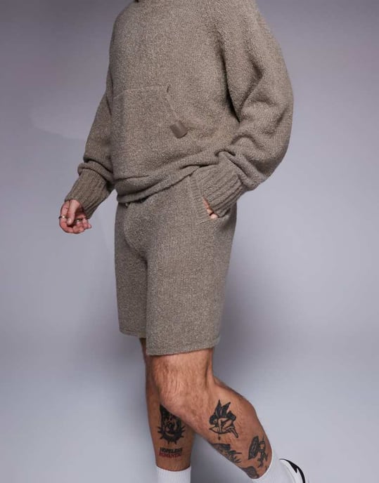 Couture Club samordnade boucle stickade shorts i brunt - Image 4