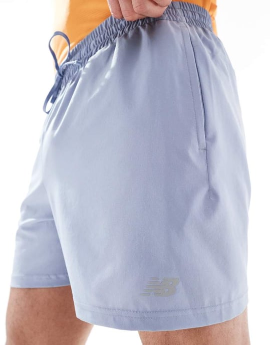 New Balance essentials 5-tum shorts i blått - Image 2