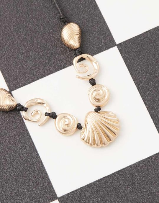 Återvunna vintage statement-halsband med guldskal på snörning - Image 2