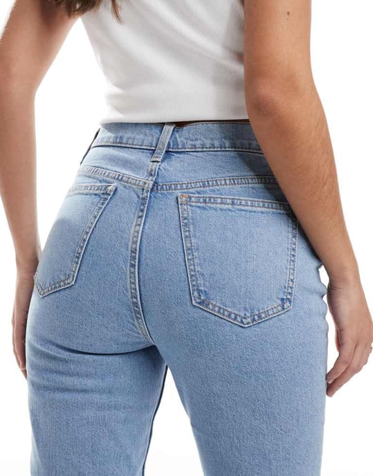 ASOS DESIGN mid waist flare-jeans i ljus tvätt - Image 4