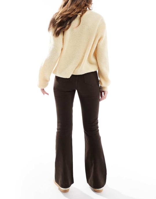 Miss Selfridge utsvängda jeans i choklad - Image 2