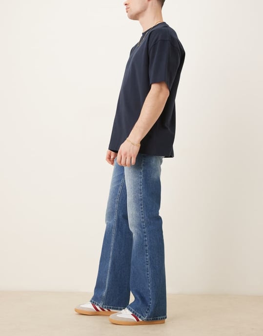 ASOS DESIGN vintage flare jeans i medtvättad blå - Image 2