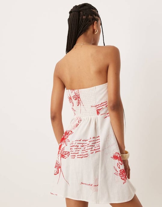 ASOS DESIGN vikbar bandeau mini sommarklänning i röd blommönster - Image 3