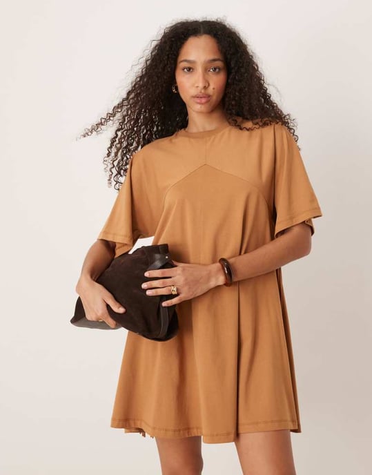 ASOS DESIGN t-shirt sving mini klänning med fransdetalj bak i rostfärgad - Image 3