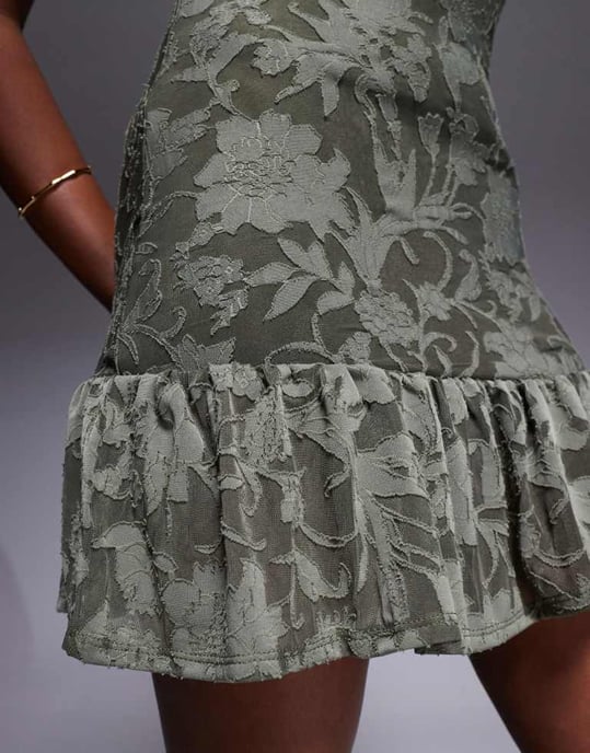 ASOS DESIGN halterneck devore miniklänning med sänkt midja peplum och knytning i ryggen i khaki - Image 3