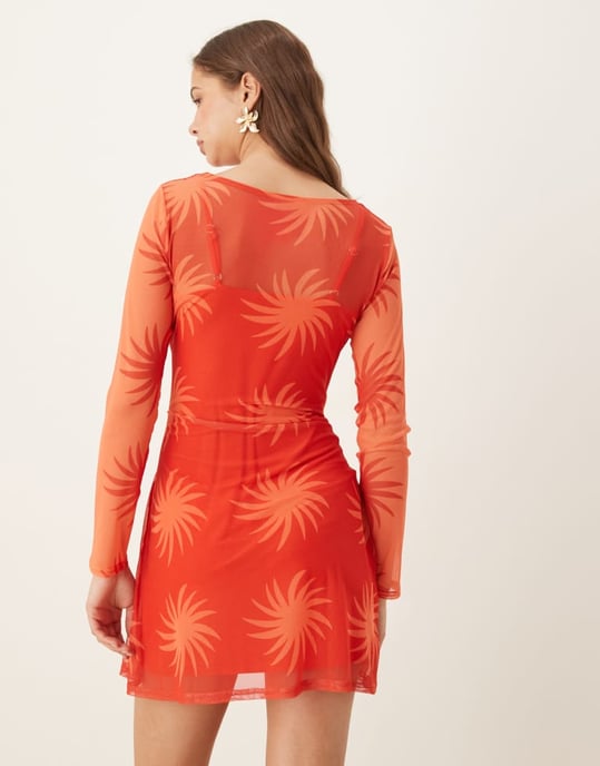 Never Fully Dressed långärmad mesh mini klänning i röd och orange - Image 4