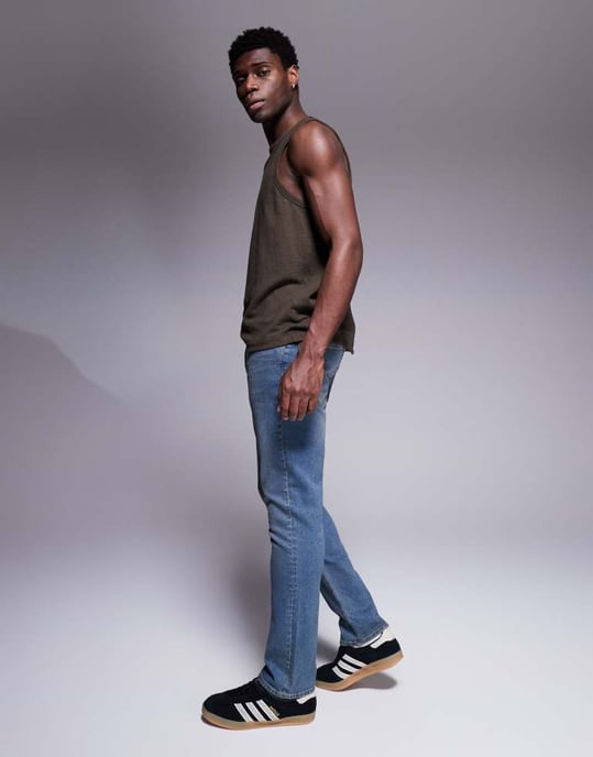 ASOS DESIGN slim fit jeans med toning i mörk tvätt blå - Image 2