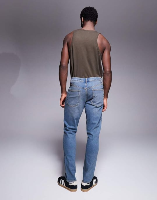 ASOS DESIGN slim fit jeans med toning i mörk tvätt blå - Image 3