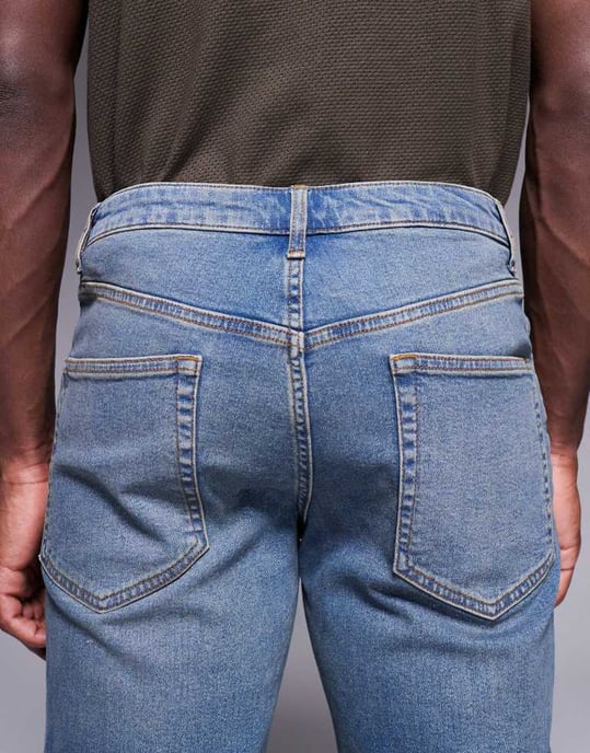 ASOS DESIGN slim fit jeans med toning i mörk tvätt blå - Image 4