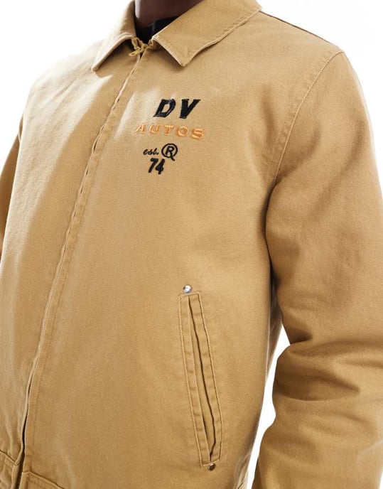 ASOS DESIGN arbetarskjorta med tryck på bröstet i stålgrå - Image 2