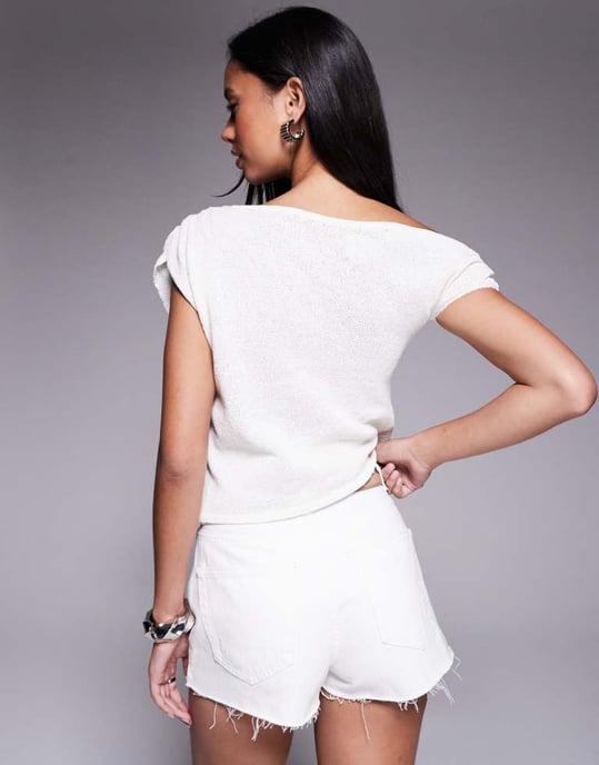ASOS DESIGN axelbandslös boucléstickad topp i ecrufärg - Image 4