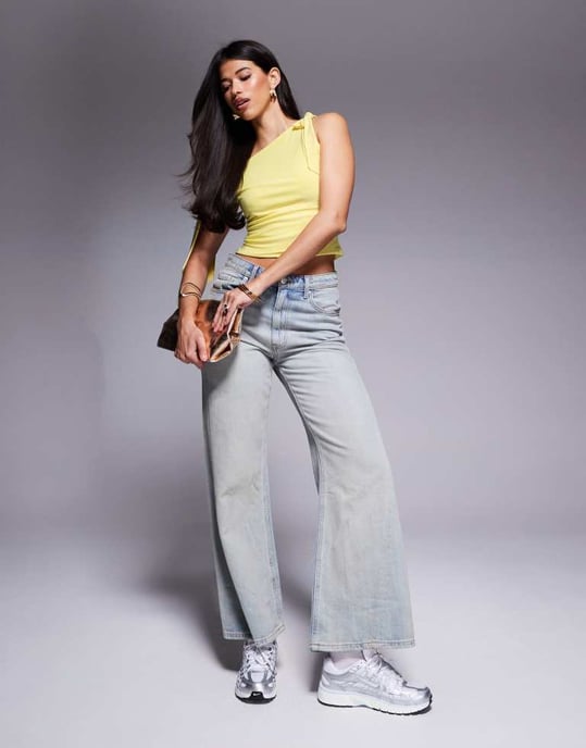 ASOS DESIGN slinky toppen med axelband och rosett i gult - Image 2