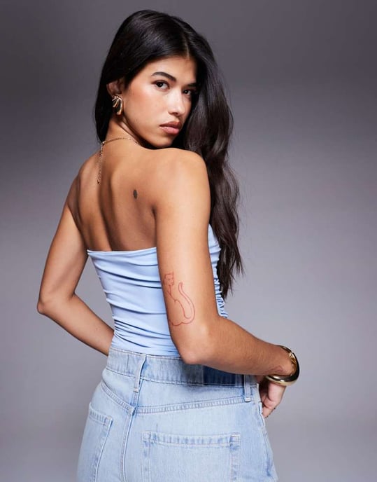 ASOS DESIGN rynkad bandeau med spetsig nederkant i blått - Image 2