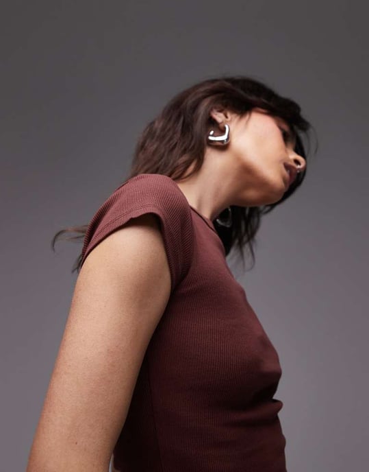 Topshop jersey topp med slashed halsringning och korta ärmar i burgundröd - Image 2
