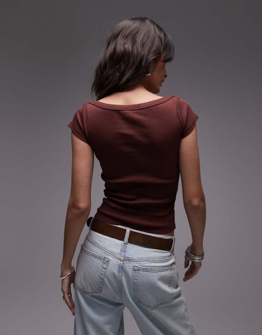 Topshop jersey topp med slashed halsringning och korta ärmar i burgundröd - Image 4