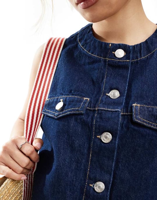 ASOS DESIGN rundhalsad denimvästset i indigo - Image 3