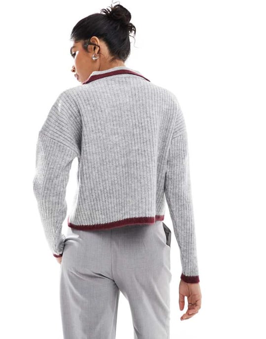 ASOS DESIGN knäppd skjorta i stickad kvalitet med kontrasterande kantband i grått - Image 2