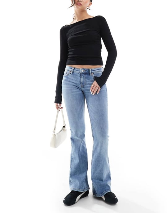 Monki Katsumi låg midja bootcut flare jeans i vintage blå tvätt - Image 1