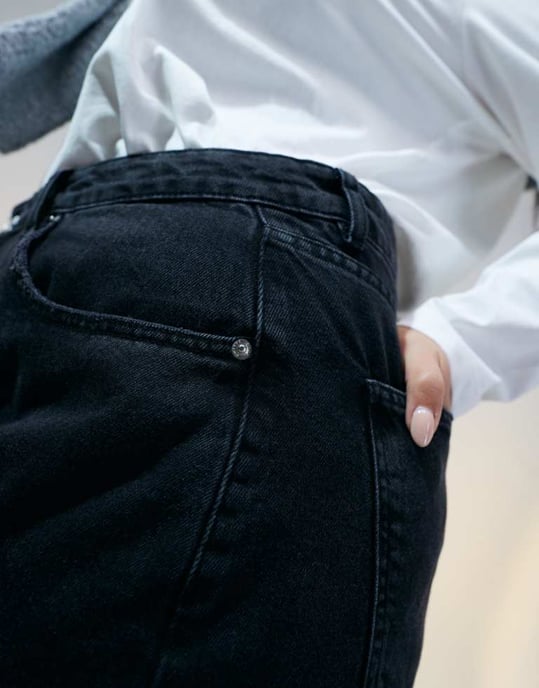 ASOS DESIGN Curve byxorna med trompetben i tvättad svart - Image 2