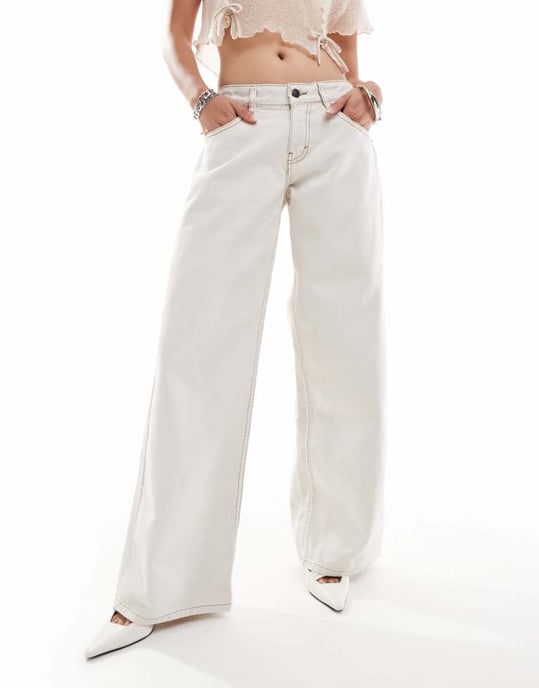 Motel roomy wide leg low rise jeans in off-white - Image 4