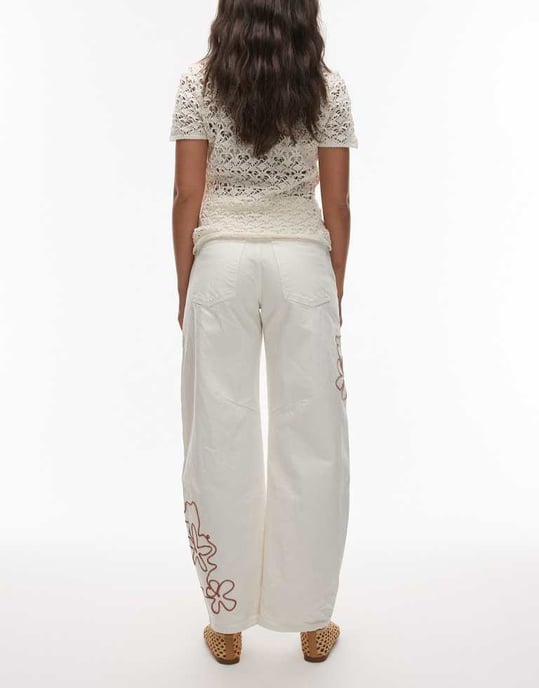 Topshop tunnjeans med röd broderi i ecru - Image 2