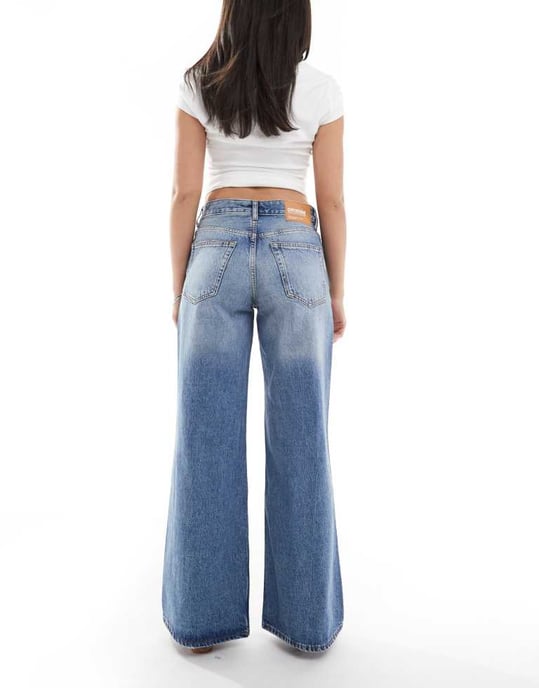Dr Denim Rhue låghöga vida flare jeans med rivningar i stream sky fade tvätt - Image 2
