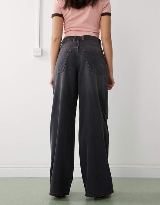 COLLUSION vida jeans i mörk tvätt - SVART - Image 2