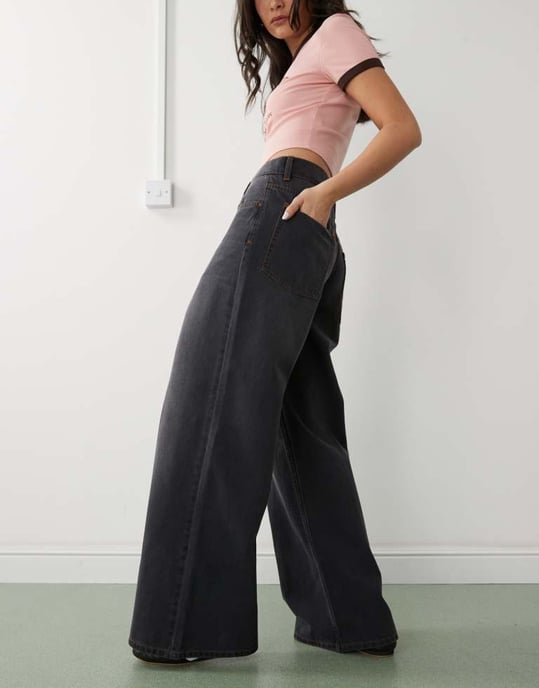 COLLUSION vida jeans i mörk tvätt - SVART - Image 3