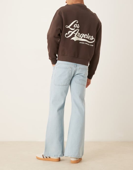 ASOS DESIGN vida utsvängda jeans i blekt blå - Image 3