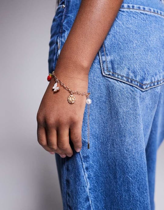 ALDO berrylove jordgubbskarma armbandskedja i guld - Image 3