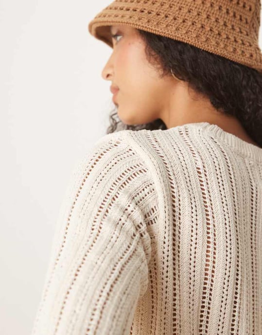 ASOS DESIGN stickad t-shirt med virkad look i ecru - Image 2