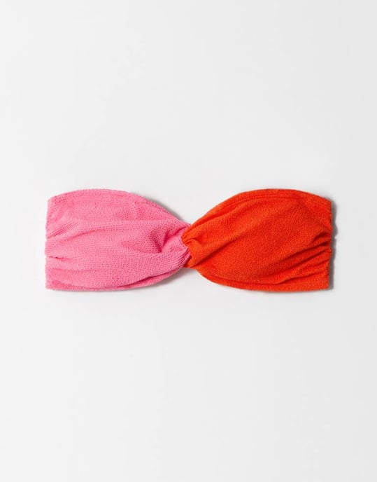 & Other Stories krinklad tvistknut-bikinitopp med avtagbar vaddering i färgblock rosa och orange - Image 3