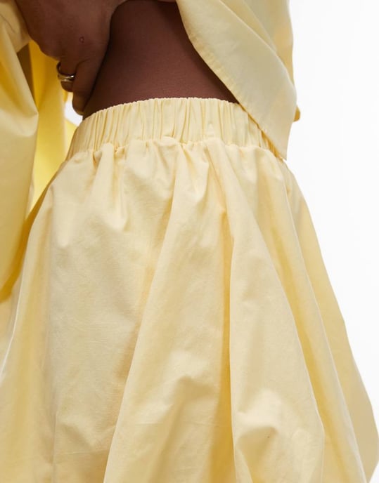 ASOS DESIGN puffärmad minikjol i smörmjölk - Image 3
