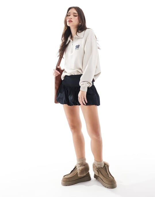 Hollister puffball mini kjol i svart - Image 4