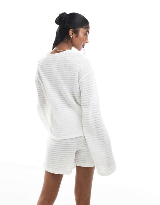 Pieces mix and match självrandiga stickade shorts i off-white - Image 4