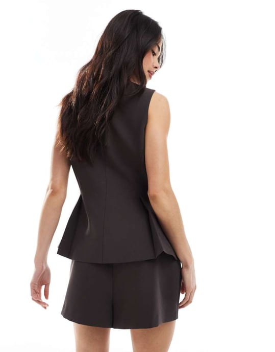 ASOS DESIGN skräddarsydda microshorts i choklad - Image 4