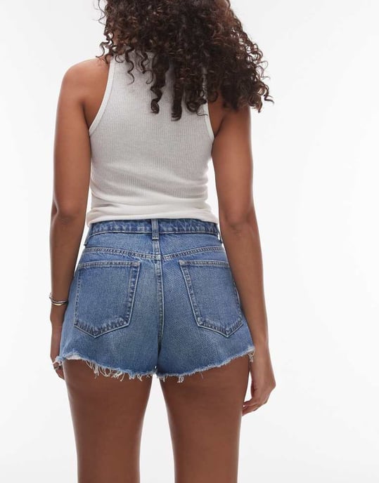 Topshop Hourglass denim A-linje mamma shorts med reva i mellanblå - Image 3
