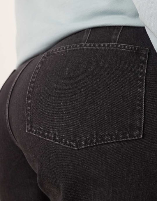 ARRANGE Curve Wilson denim slouchy shorts i tvättad svart - Image 3