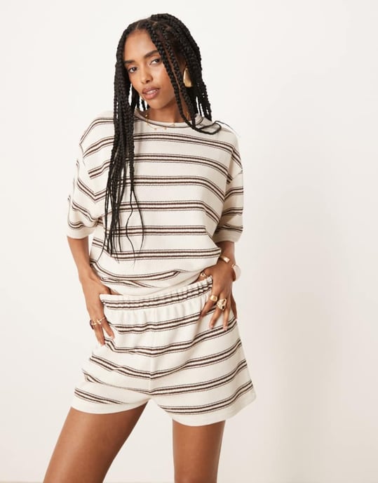 ASOS DESIGN mini short co-ord i chokladrand - Image 4