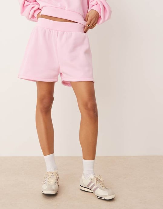 ASOS DESIGN sweatshorts set i rosa - Image 2