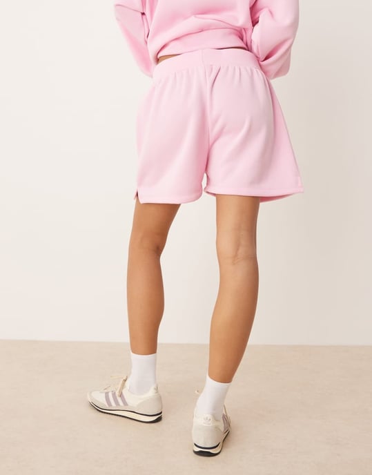 ASOS DESIGN sweatshorts set i rosa - Image 3
