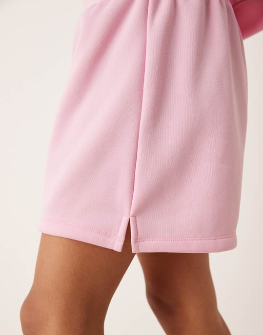 ASOS DESIGN sweatshorts set i rosa - Image 4