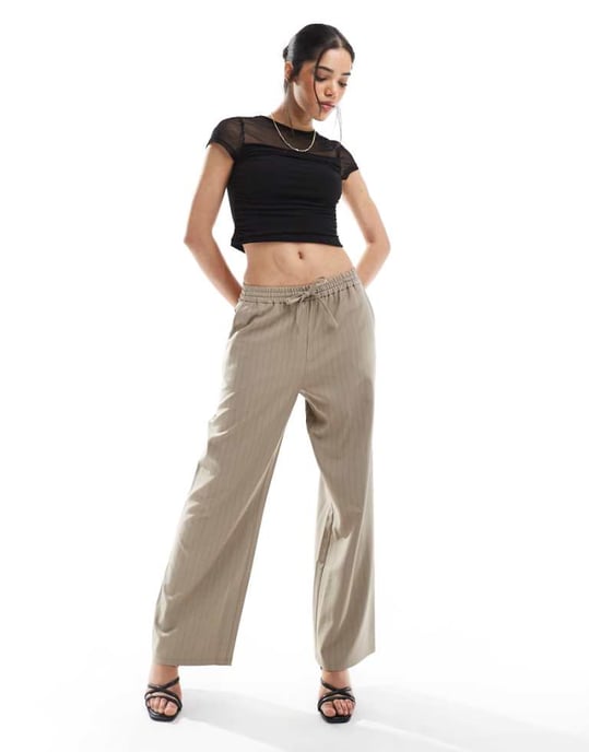 Miss Selfridge avslappnad jogger i beige randig mönster - Image 1