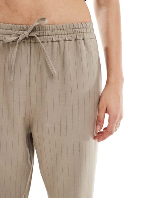 Miss Selfridge avslappnad jogger i beige randig mönster - Image 4