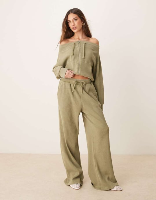 ASOS DESIGN koord våfflad papperspåse midja joggers i khaki - Image 1