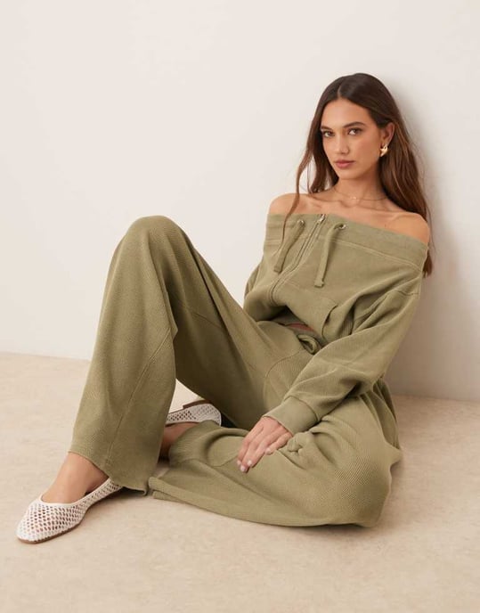 ASOS DESIGN koord våfflad papperspåse midja joggers i khaki - Image 2