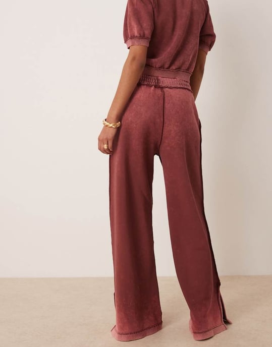 ASOS DESIGN exponerad söm joggerset i tvättad burgundy - Image 2