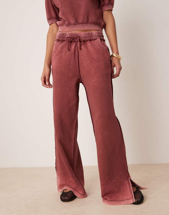 ASOS DESIGN exponerad söm joggerset i tvättad burgundy - Image 4