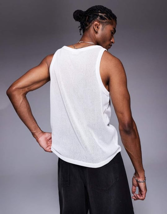 ASOS DESIGN kontrasterande crew neck väst i krämig textur - Image 4