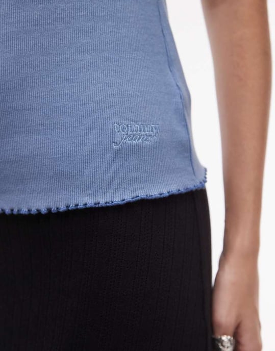 Tommy Jeans strapptopp i tvättad blå - Image 4